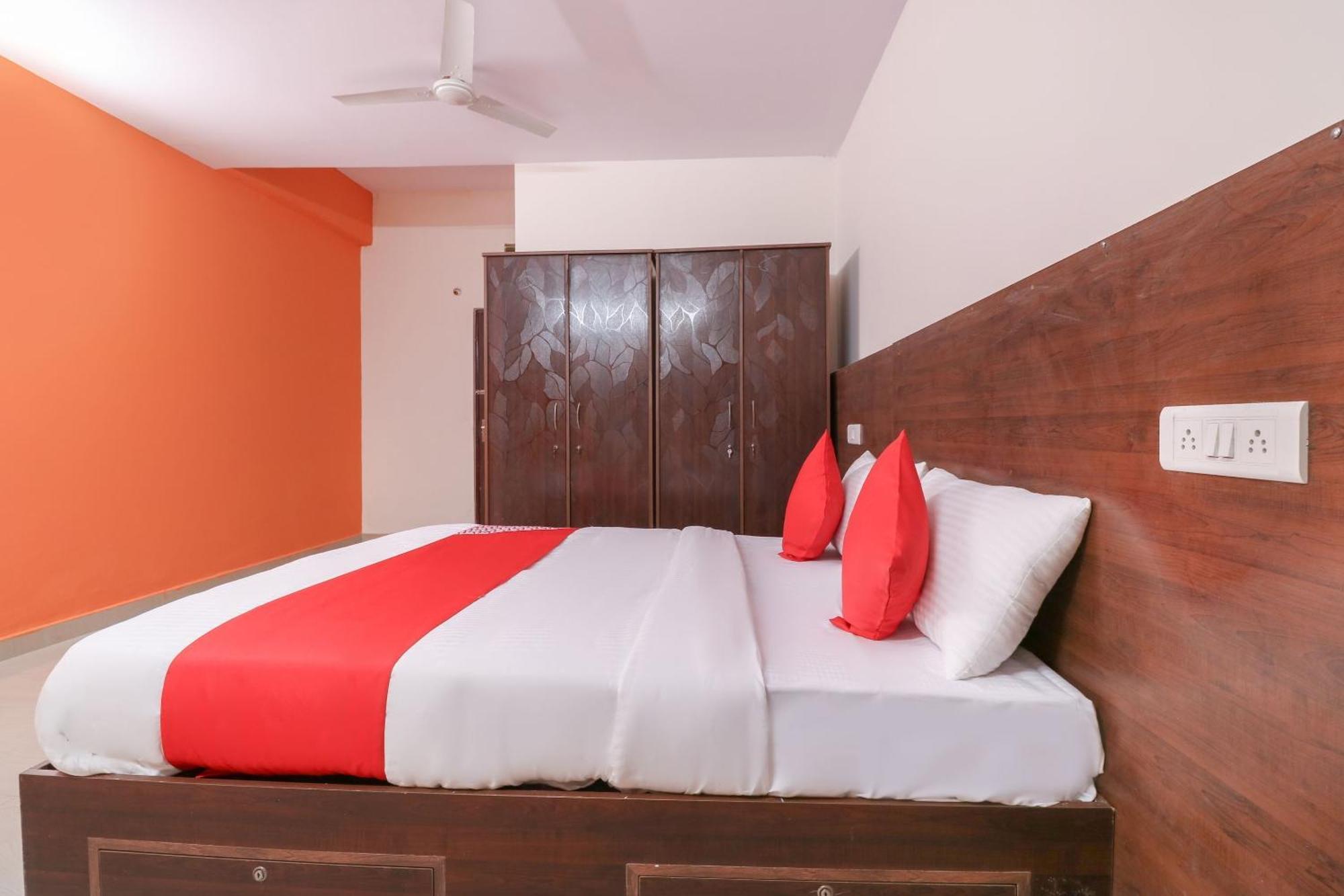 Hotel O The Royal International Hotel Бангалор Екстериор снимка