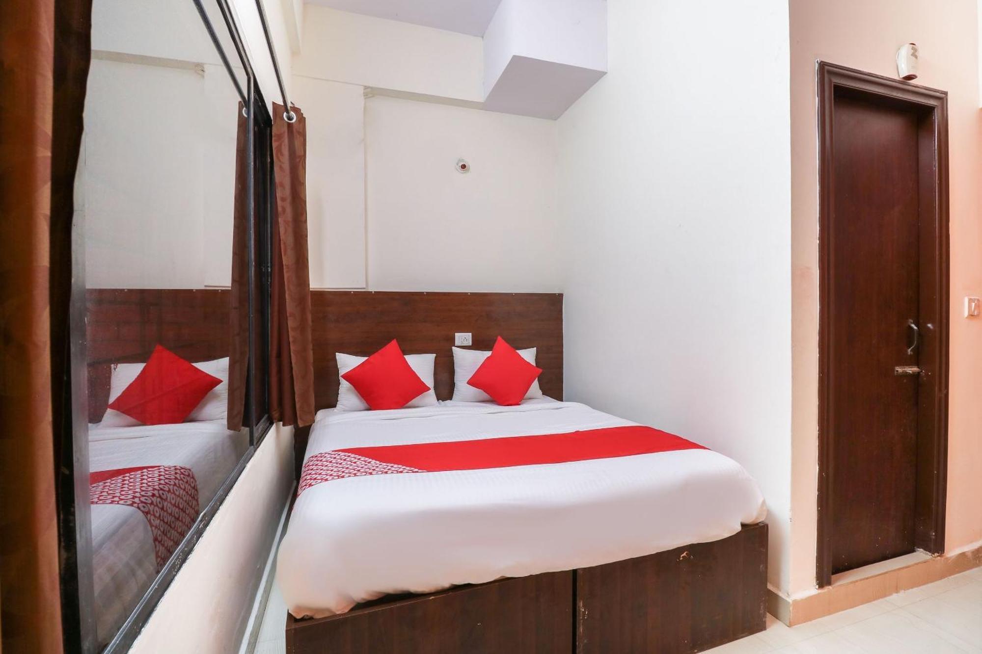 Hotel O The Royal International Hotel Бангалор Екстериор снимка